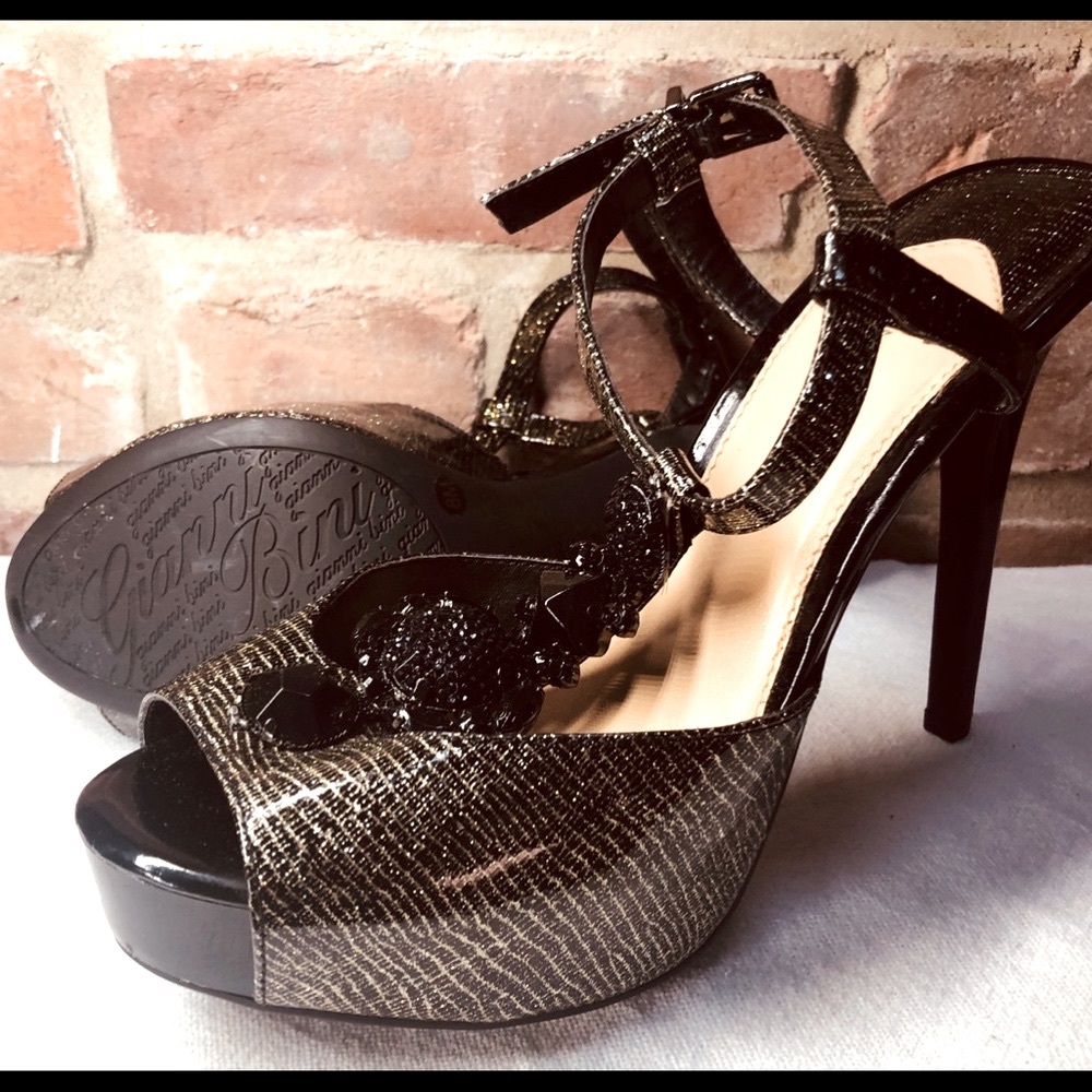 NWOT Black Leather Designer Heels - Picture 2 of 9